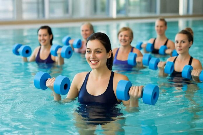 Fitness in acqua, ragazze Fitness in acqua ragazze