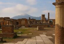 La storia degli Scavi di Pompei Storia degli Scavi di Pompei