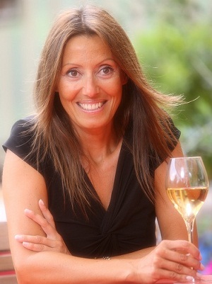 Florence Guyot con bicchiere