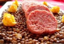Cotechino con Lenticchie e Buon Anno ZAMPONE LENTICCHIE