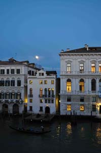 PalazzinaG ext night 1