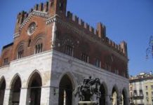 PIACENZA. GRANDE ATTESA PER IL PREMIO COPPA D’ORO E IL GUTTURNIO FESTIVAL palazzo gotico piacenza