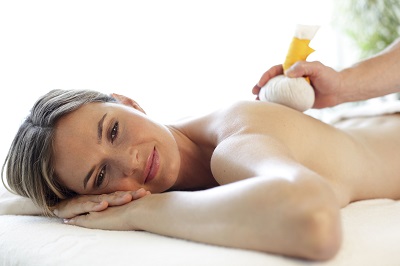 Massaggio con timbri al vapore m by Manuela Prossliner - Terme Merano