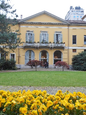 PALAZZO ISIMBARDI PROVINCIA MILANO  IL CORTILE