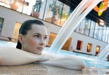 ALTO ADIGE. IN FORMA CON L’ACQUA DELLE TERME MERANO Donna sala bagnanti