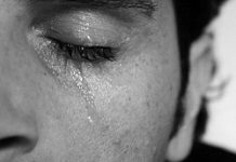 Images Public Dps News Uomo Piange250x 234490