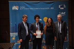  Il Senatore Mario Monti premia i Neoarchimede 2015 al Teatro Dal Verme a Milano