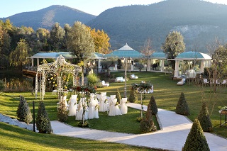 Uno scorcio dei giardini di Villa Althea