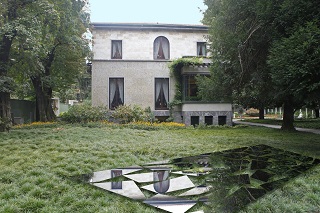 Davide Pizzigoni A Villa Necchi Riflessi Installazione R1 Davide Pizzigoni a Villa Necchi - RIFLESSI Installazione r1