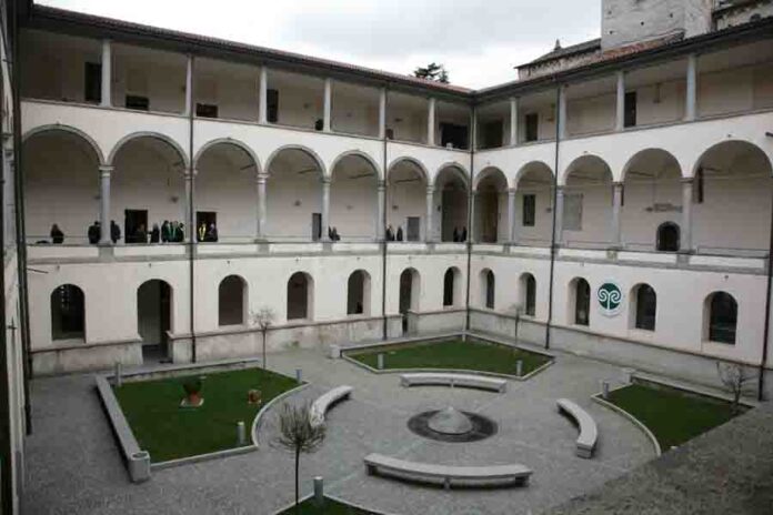 Universita Insubria Di Como