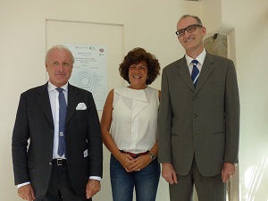 da sinistra: Prof. Giorgio Maria Calori - Presidente ESTROT, Dott.ssa Paola Navone - Direttore Sanitario ASST-Gaetano Pini-CTO, Dott. Francesco Laurelli, Direttore Generale ASST-Gaetano Pini-CTO
