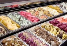 MANTOVA. SI ASSAGGIA LA STORIA DEL GELATO GELATO ESPOSITORE