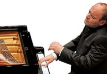 Torna a Roma il grande pianista franco-canadese Louis Lortie Il pianista Louis Lortie