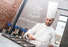 La Chocolate Academy Milano al Salon du Chocolat 2017 Davide Comaschi Dir. Chocolate Academy - ph Carlo Fico 300