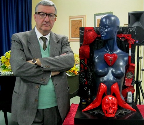 Francesco Guadagnuolo presenta la sua scultura - Femminicidio quel che resta per non dimenticare