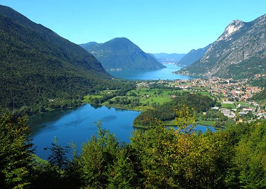 Veduta del piccolo Lago del Piano e quello di Lugano b ph Lucio Elio