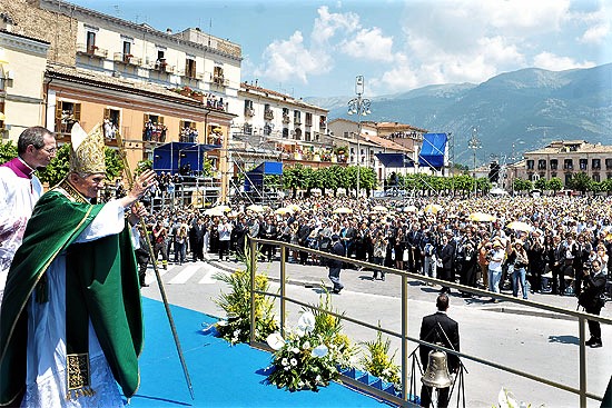 Benedetto XVI a Sulmona Benedetto XVI a Sulmona