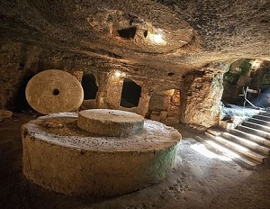 SPECCHIA FRANTOI IPOGEI