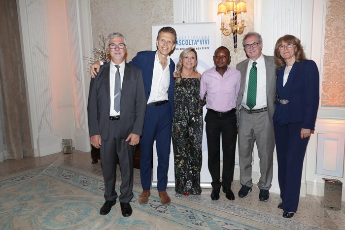 L'Ing. Luca Del Bo - fondatore - con la Presidente AEVO Loredana Vergani, il Prof. Danilo Buschi e Paola Neri - madrina AEVO