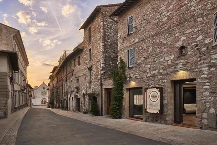 1 TUUM ASSISI - esterno 1 rid