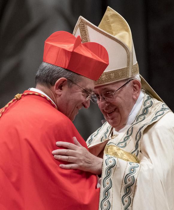 Cardinale Giuseppe Petrocchi con il Papa