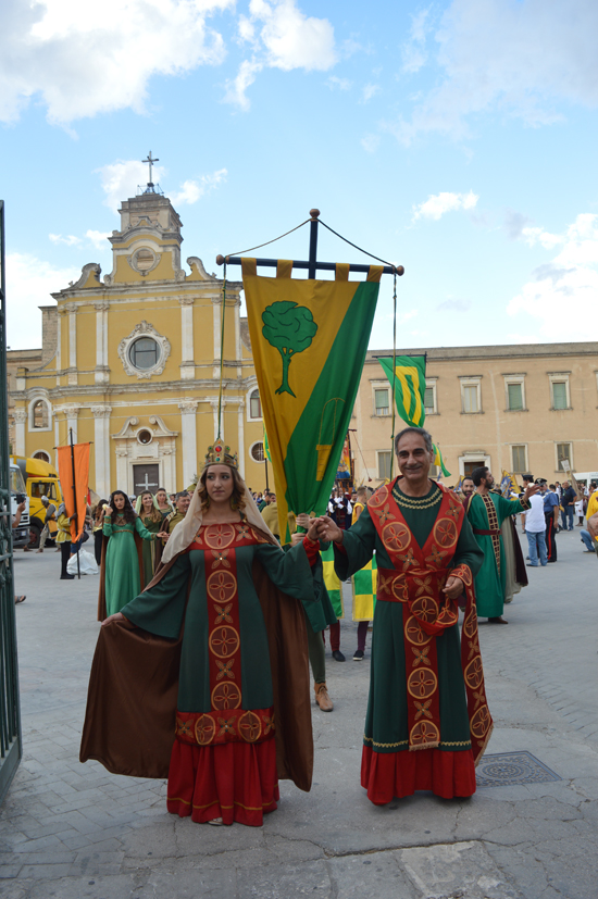 ORIA BRINDISI SALENTO corteo-coppialama wcorteo-coppialama