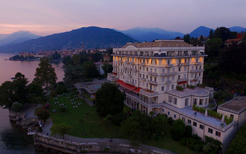 Majestic Grand Hotel in notturna Majestic Grand Hotel in notturna
