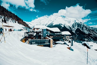 Mumm champagne party