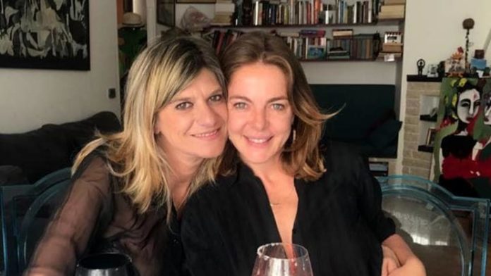 Federica Angeli - Claudia Gerini -a mano disarmata