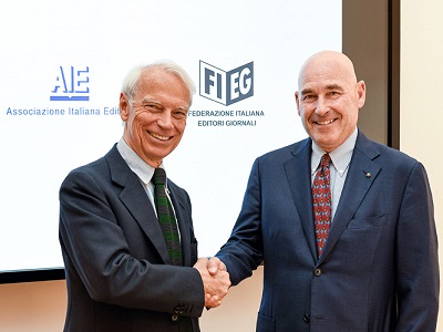 Gli Editori per lEditoria - stretta di mano Levi-Riffeser