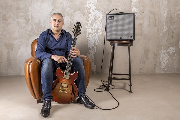 LUCA LUZIO chitarrista LUCA LUZIO chitarrista
