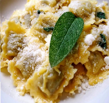 Agnolotti Burro Salvia Parmigiano 2 agnolotti burro salvia parmigiano-2