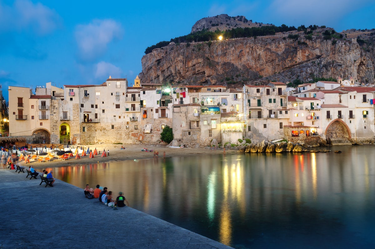 Cefalù Palermo 15410