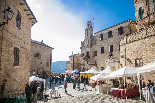 MontedinovePiazzainFesta