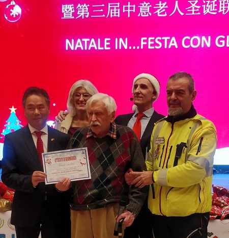 Natale Con Gli Anziani Italia Cina R natale con gli Anziani Italia Cina r