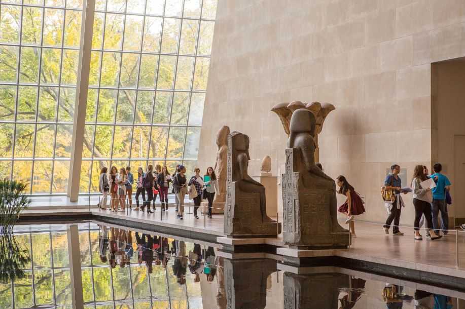 MET5thAve ChristopherPostlewaite low 