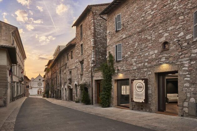 1 Tuum Assisi Esterno 1 Rid