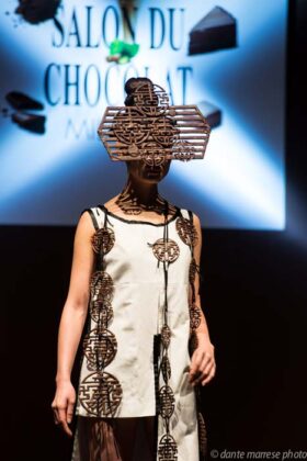 Abito Di Li Wang Ling In Collaborazione Con Sandro Ferretti.