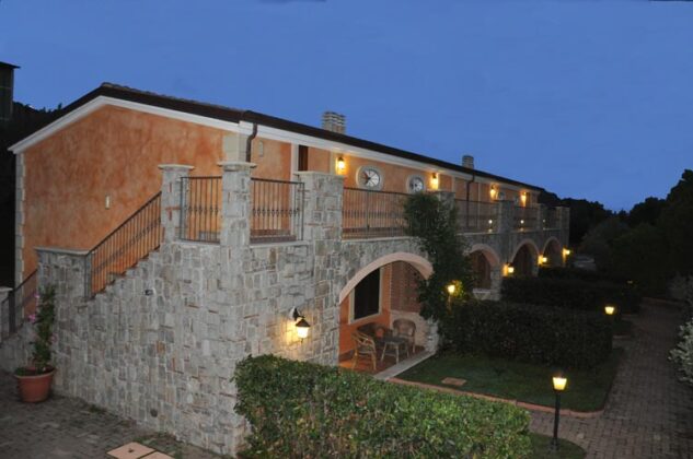 Fabbricato Appartamenti Trilocali Notturna