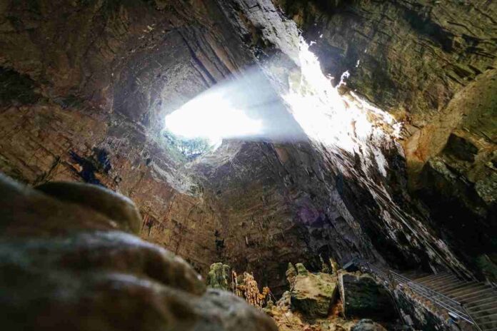 Castellana grotte - grave riapertura