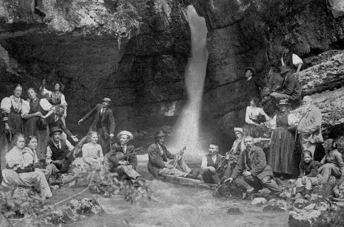 Cortina D'ampezzo - @Archivio Storico Zardini Cortina D'ampezzo 6