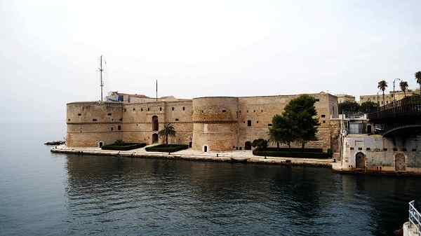 castello aragonese di taranto