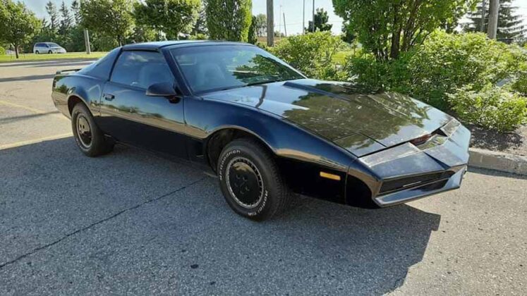 14 Autogianni Multiservice riproduzione della leggendaria Kitt Supercar