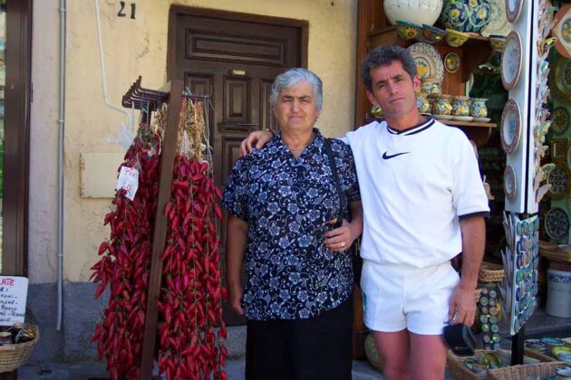 24 Giovanni Salvatore con la mamma a Pignola