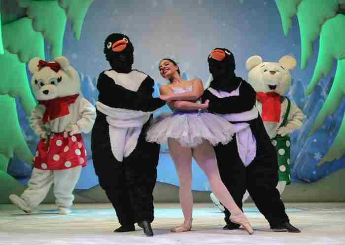 CHRISTMASSHOW20a