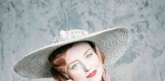 Eve La Plume ph credit Matteo Gastel Cappello di Mirko Tomei