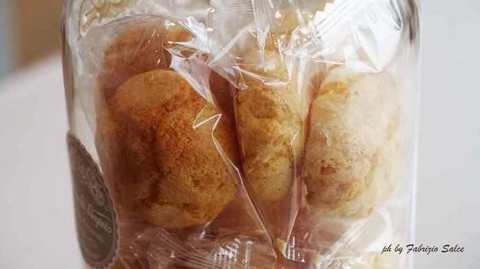 deliziosi amaretti di mombaruzzo