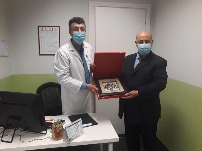 Il Console tunisino in Italia dr Chokri premia Foad Aodi Presidente Amsi e UMEM