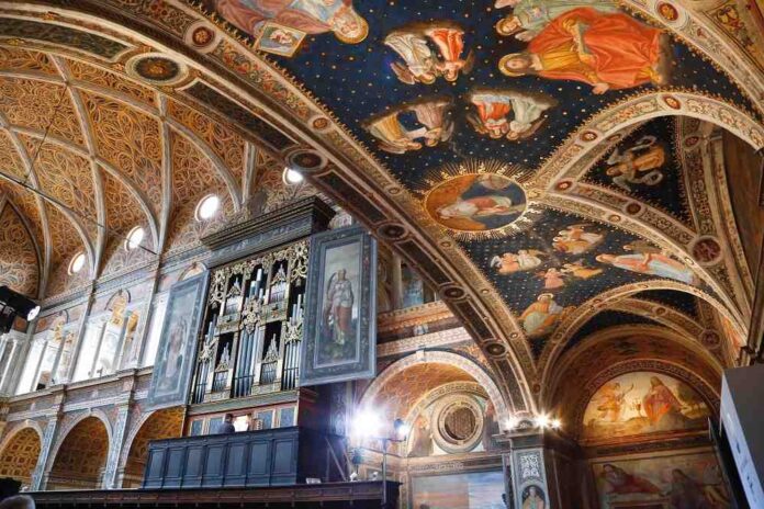 Milano - Chiesa San Maurizio - Organo Antegnati Milano - Chiesa San Maurizio Organo Antegnati
