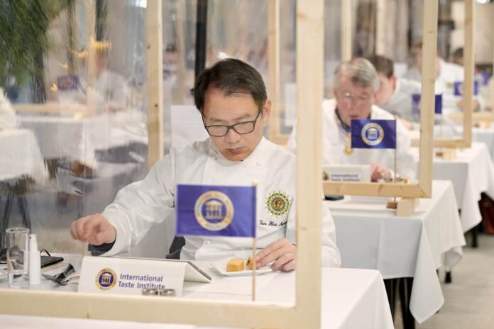 1379 La giuria dell'International Taste Institute